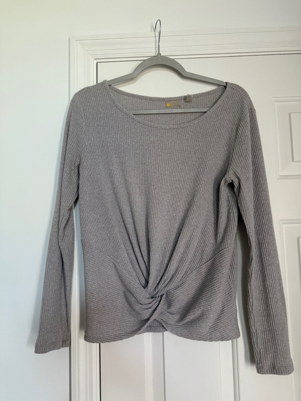 Ribbed Women's Long-Sleeve Twist Front Top - Gray
